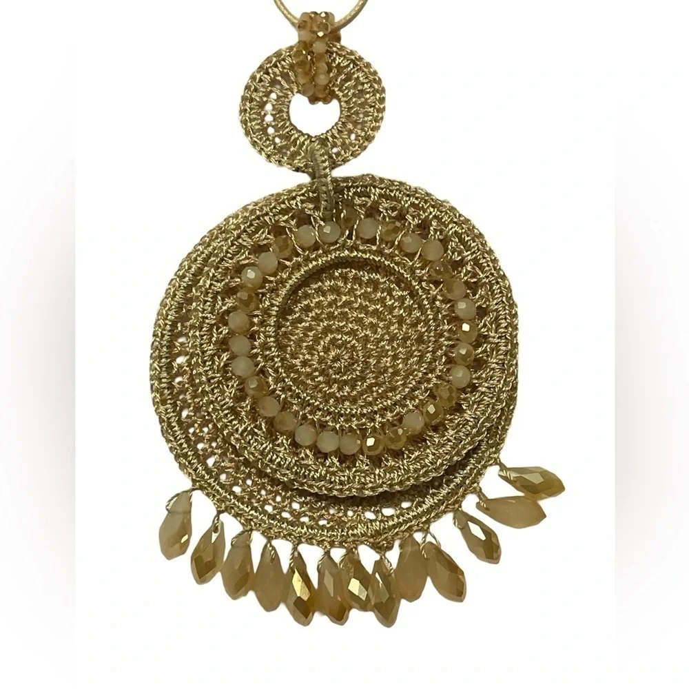 NWT Chico’s Crochet Adjustable Pendant Necklace Champagne/Cream/Tan